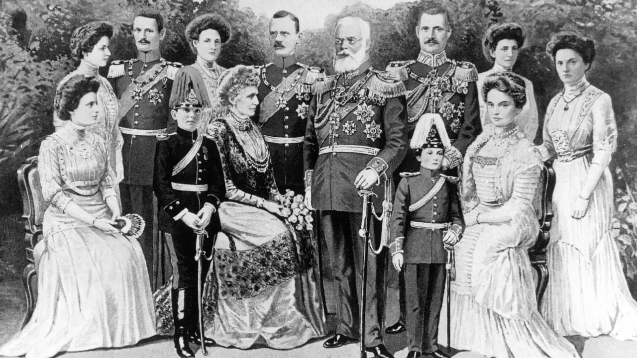Der Wittelsbacher Stammbaum bis heute: König Ludwig III. von Bayern mit seiner Familie, darunter Kronprinz Rupprecht.