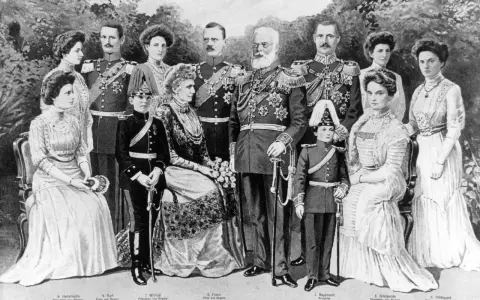 Der Wittelsbacher Stammbaum bis heute: König Ludwig III. von Bayern mit seiner Familie, darunter Kronprinz Rupprecht.