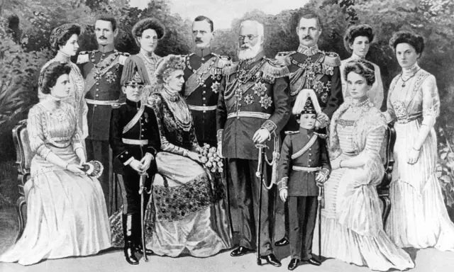 Der Wittelsbacher Stammbaum bis heute: König Ludwig III. von Bayern mit seiner Familie, darunter Kronprinz Rupprecht.